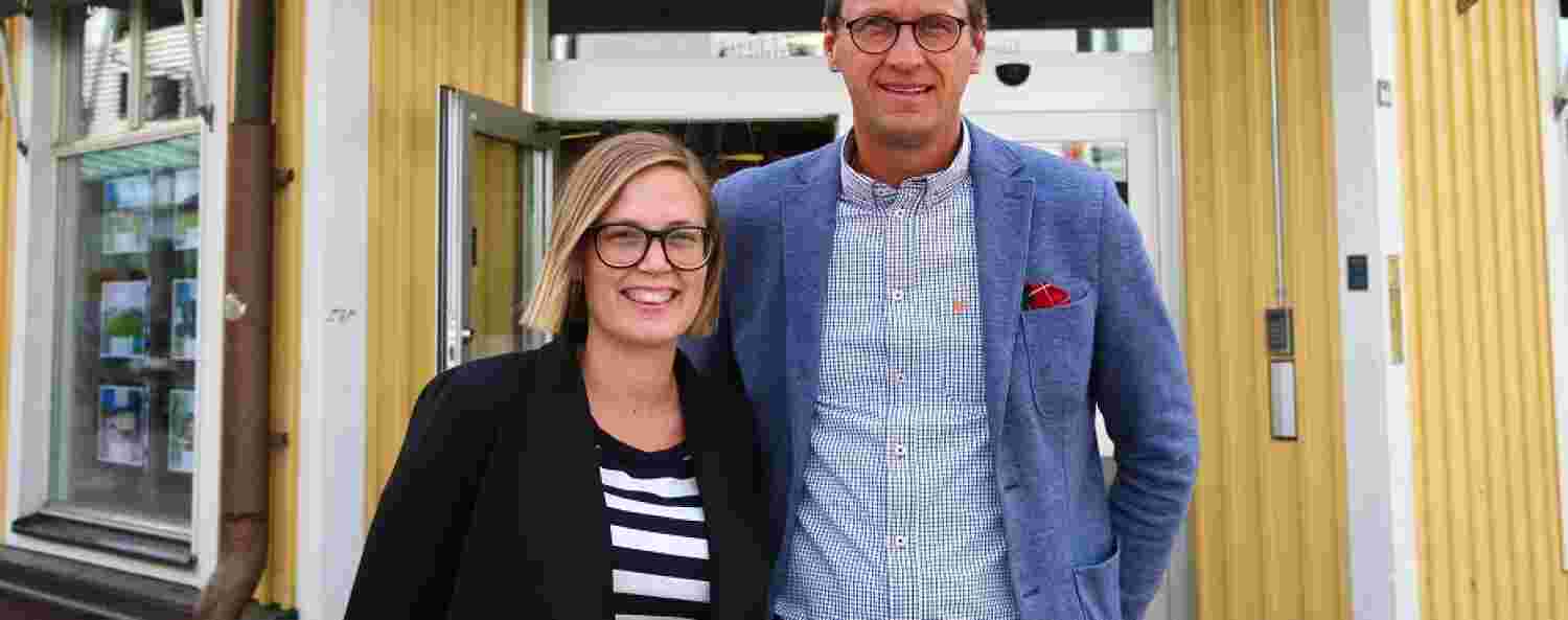 Bild på Greta Wimander, innovationsledare och Thomas Nordberg, kontorschef på Sparbanken Nord.